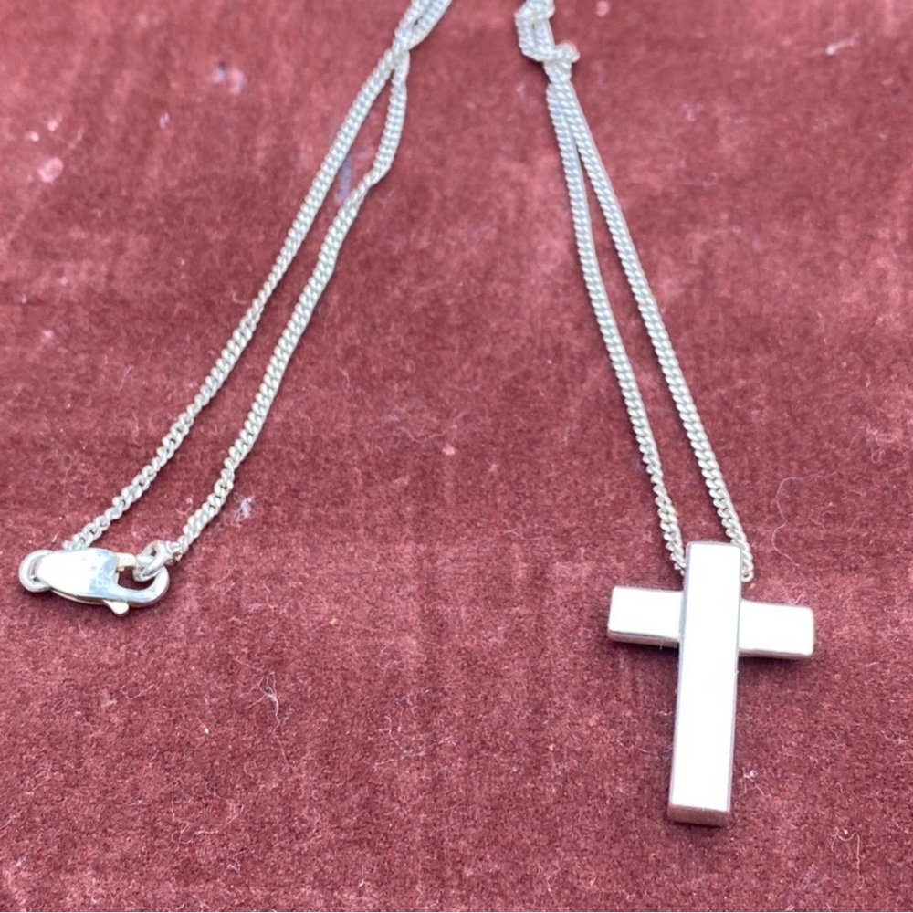 Gucci Silver Cross Pendant Necklace - Picture 9 of 12